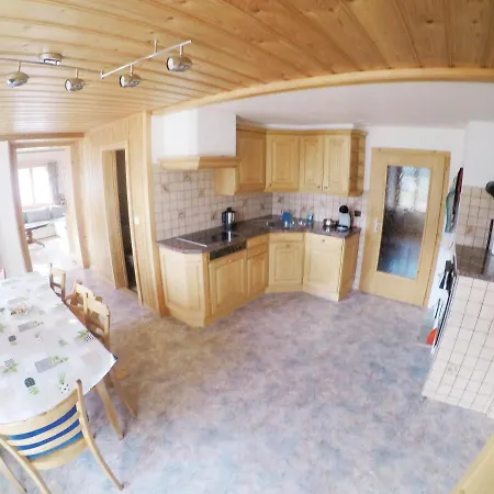 Gemuetliche Im Berner Oberland Apartamento *